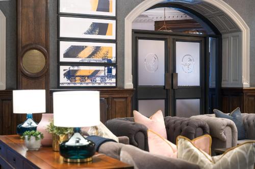 332760143 voco Grand Central Glasgow by IHG