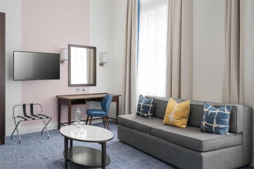 332760160 voco Grand Central Glasgow by IHG