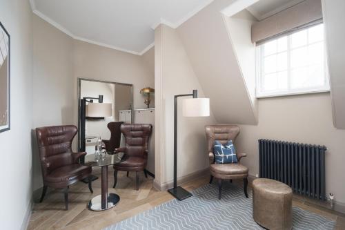 332760180 voco Grand Central Glasgow by IHG