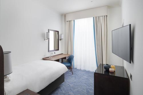 332760181 voco Grand Central Glasgow by IHG