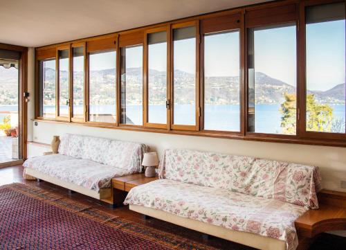 Attico 180° - with private lake view terrace and pool
