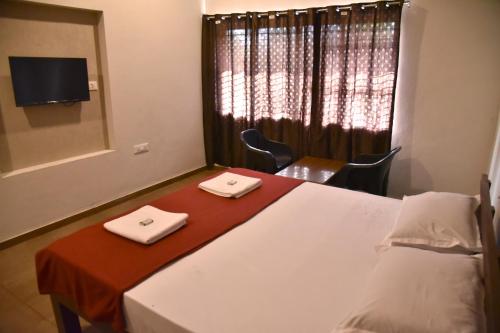 3 Season’s Hampi