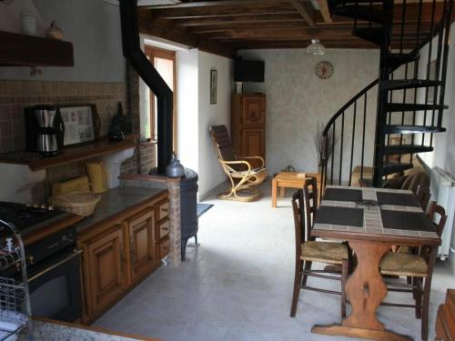 Gîte Dampierre-en-Burly 3 pièces 4 personnes - FR-1-590-43 - image 6
