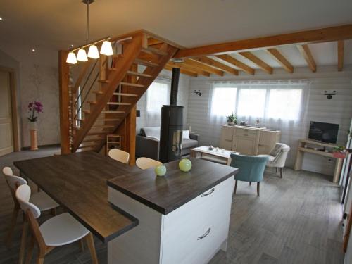 Gîte Chamagne 3 pièces 4 personnes - FR-1-589-11 Charmes