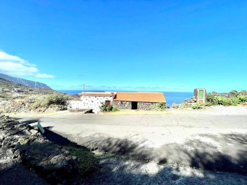 Casa rural con BBQ, Wifi y inolvidable vista a oceano, El Hierro