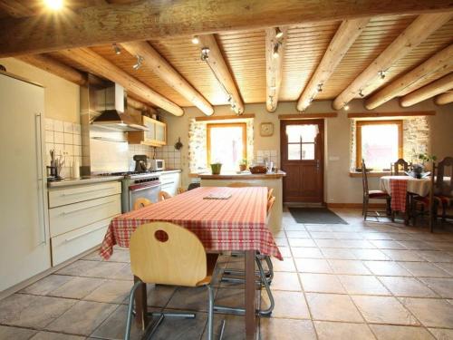 Gîte Retournac 5 pièces 10 personnes - FR-1-582-205 - image 5