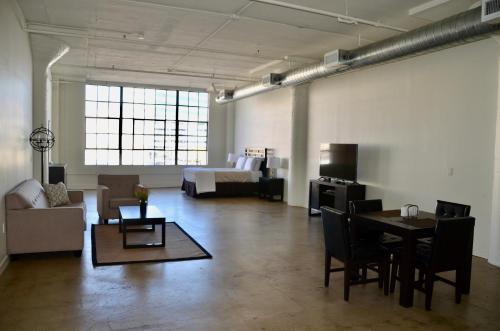 Los Angeles Fashion District 30 Days Stays - main image