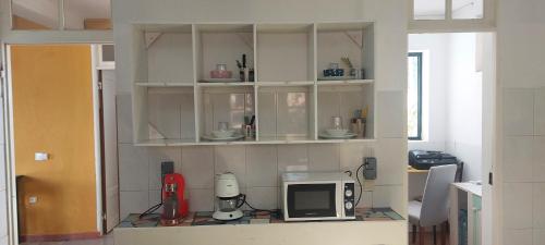 keuken, Surf House Hostel in Santa Maria