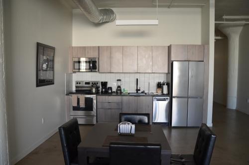 Los Angeles Fashion District 30 Days Stays - image 10