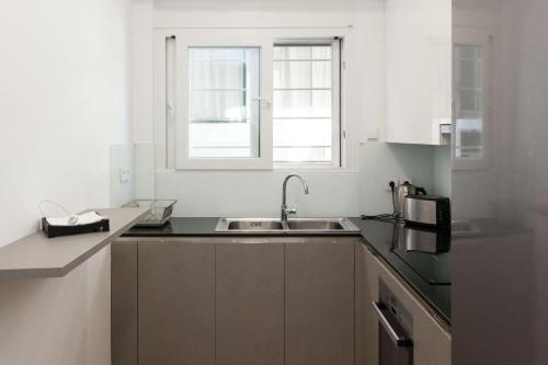 Lovely 2 bedroom apt in Metaxourgio Center, Atény (fotografie 3)