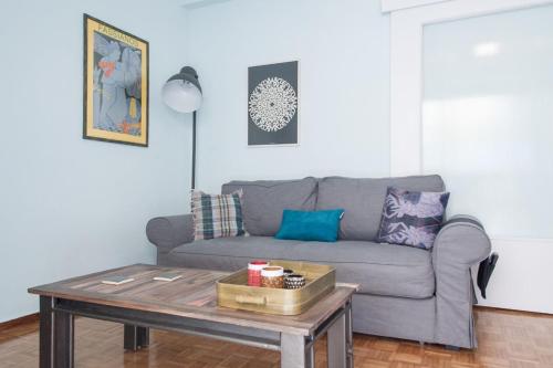  One Bedroom Apartment - Thiseio, Ferienwohnung in Athen
