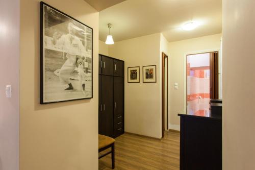 Psyri Neoclassical House Yard Free Parking, Athens (photo 6)