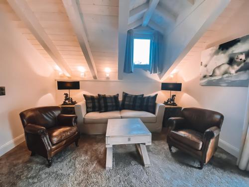 Suite with Mountain View