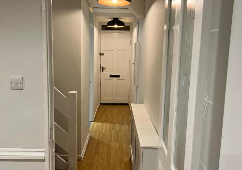 Lovely 2 bedroom apartment with parking space, Londýn (fotografie 7)