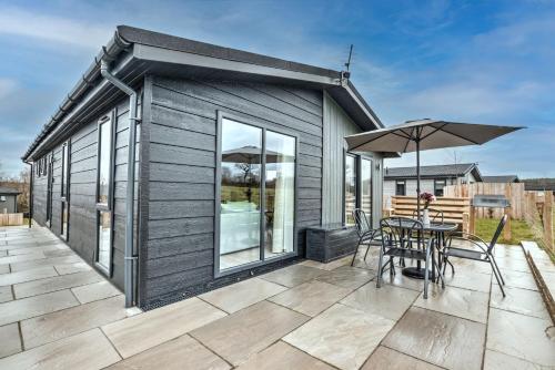 No 3 Periwinkle Lodge with hot tub gîte à louer Thrushelton