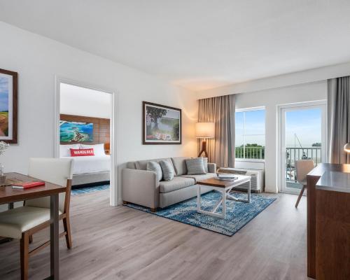 Compass Hotel by Margaritaville Anna Maria Sound in Bradenton, USA
