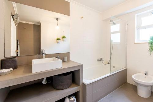 Stylish 3 bedroom in Lisbon by Innkeeper