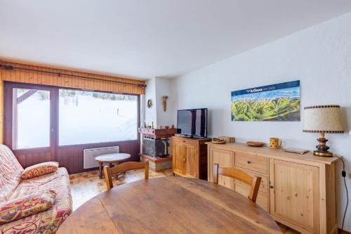 Apartment with terrace at the foot of the slopes La Clusaz