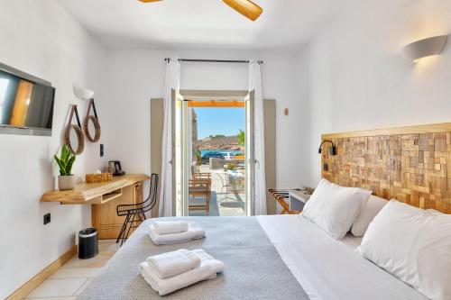 Calma Boutique Hotel Room Type - Deluxe Double Room with Sea View
