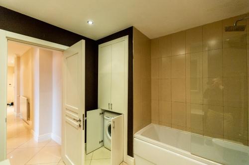 Luxury Central Seaview Apartment