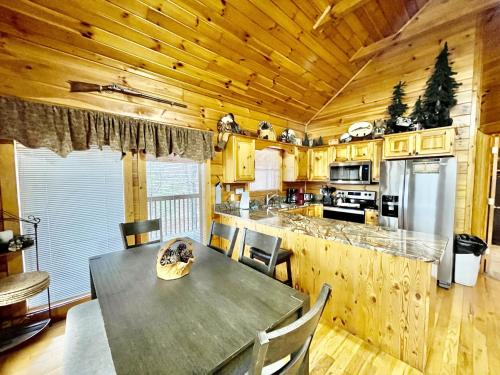 ห้องครัว, Wears Mountain Lane Cabin 3668 in ชานเมืองพีเจี้ยน ฟอร์จ