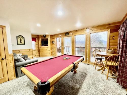 Wears Mountain Lane Cabin 3668 in Sevierville, USA