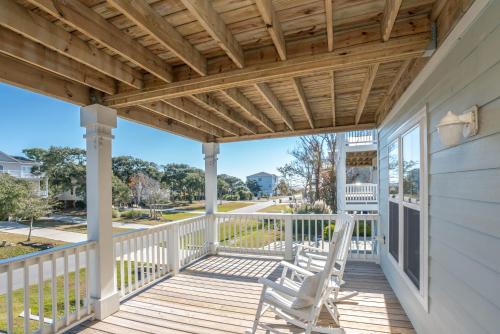 Beautiful Home with a Partial Ocean View & Reverse Floor Plan. Carolina in my Mind