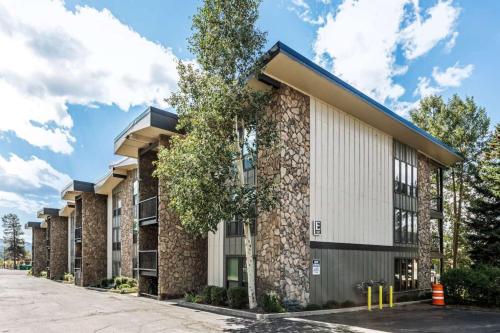 Lake Cliffe E-305 - Dillon - image 12