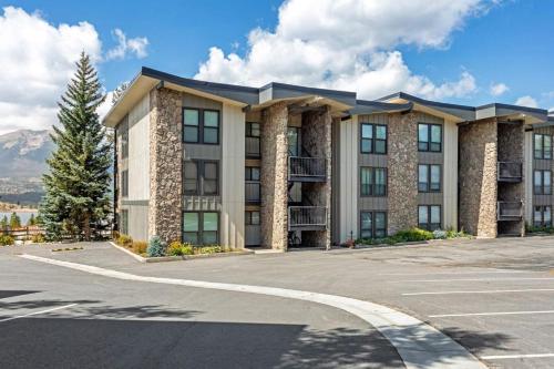 Lake Cliffe E-305 - Dillon - image 10