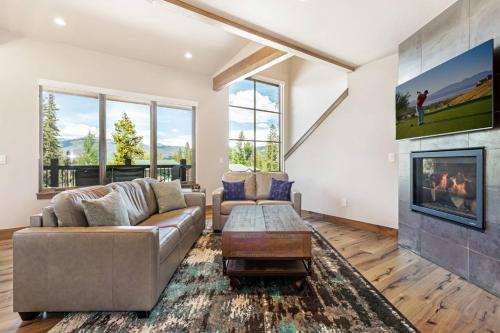 Treehouse Village 323 in Silverthorne, USA