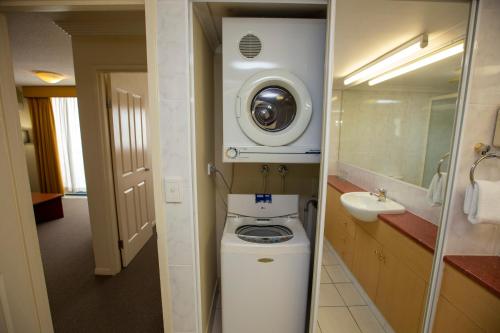 Springwood Tower Apartment Hotel