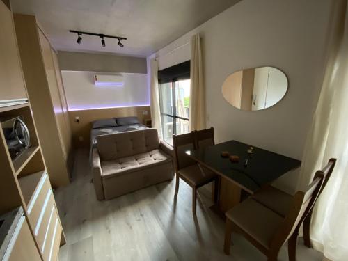 75 New studio w fast reliable wifi, balcony and gym