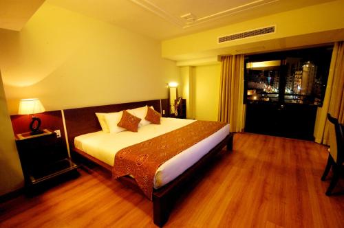 room detail thumbnail 0