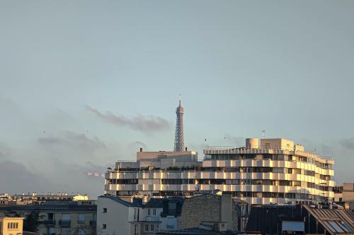 Beautiful And Bright Appt With Eiffel Tower View - Location saisonnière - Paris