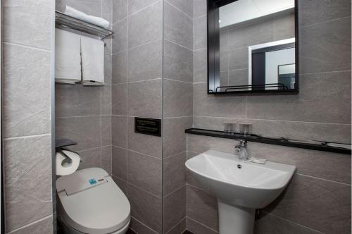Fürdőszoba, GRIFFIN BAY HOTEL in Busan