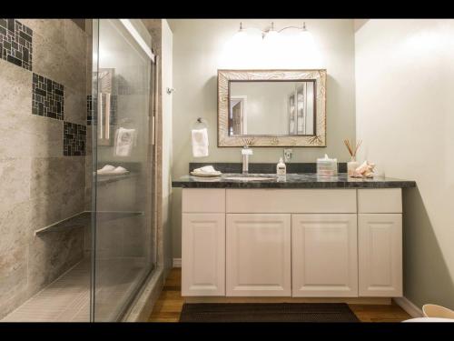 Unwind Island 3 Bedrooms 3 full washrooms in West Palm Beach, USA