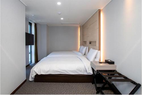 Griffinbay Hotel Room Type - Deluxe Twin Room
