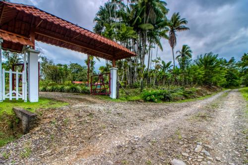 Three Bedroom holiday home  image 1