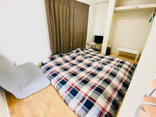 Small Twin Room image 10