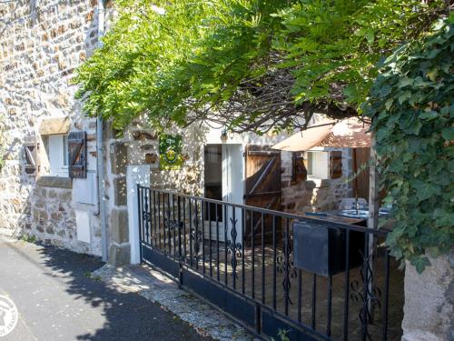 Gîte Authezat, 2 pièces, 2 personnes - FR-1-630-116 gîte à louer Chadeleuf