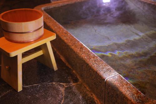 Japanese Style Room with Time reserved private hot spring bath(16:00-17:50) - Shared Bathroom and Toilet