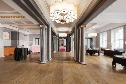 332889371 voco Grand Central Glasgow by IHG