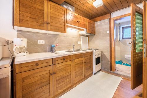 مطبخ, Hochfügenblick-ski- und Wanderhütte (Hochfugenblick-ski- und Wanderhutte) in Hochfugen