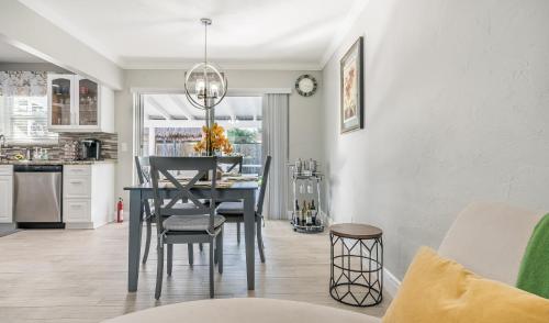 Tiki-home Elite Staycation in Fort Lauderdale, USA