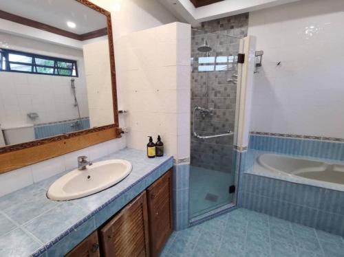 Seremban Grande Villa 163 by Vale Pine