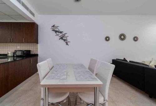 HOME AWAY SPACIOUS 1BHK IN ELITE MARINA