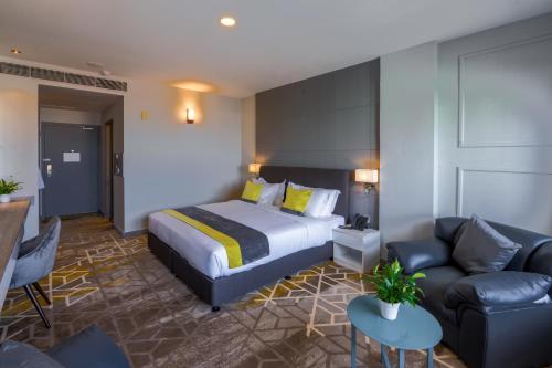Standard Double or Twin Room (Free Return Airport Transfer & 10% discount on Food & Beverage) image 2