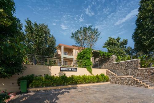 Villa image 1