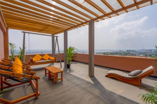 Erkély/terasz, Manhattan Business Hotel near Sultan Park és Múzeum