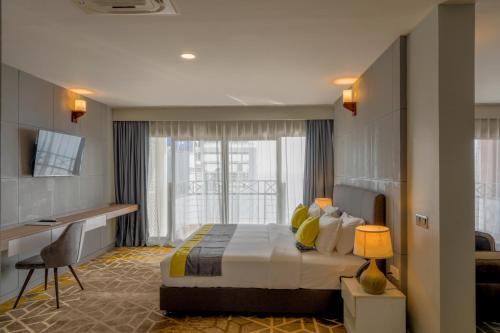 Guestroom, Manhattan Business Hotel in Male City and Airport
